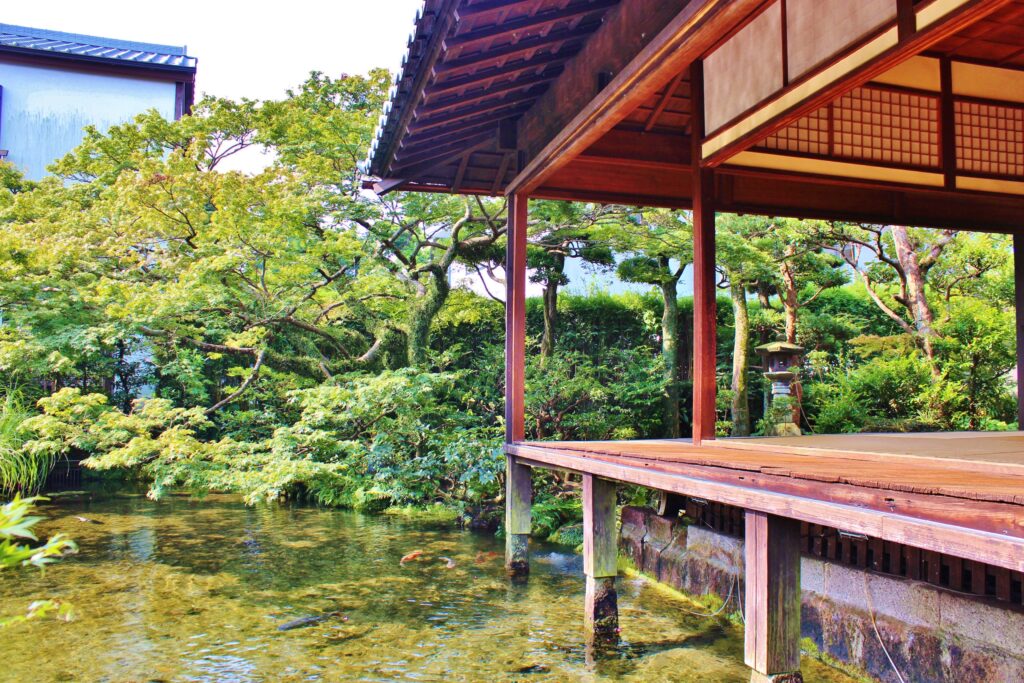 Shimeisou: historic residential garden built in the late Meiji era 