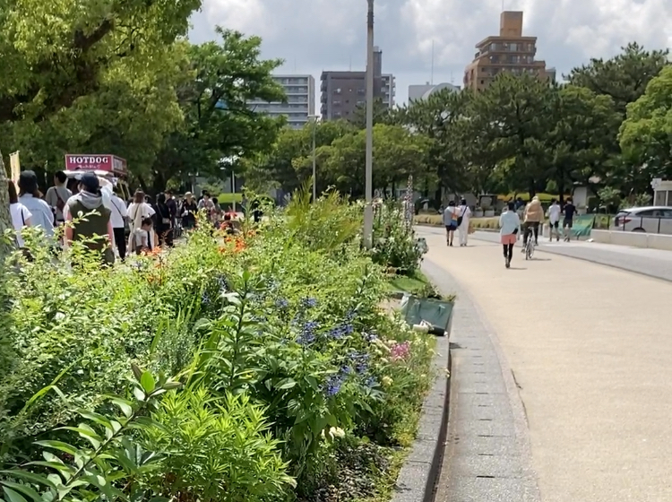 bustle of Ohori Park