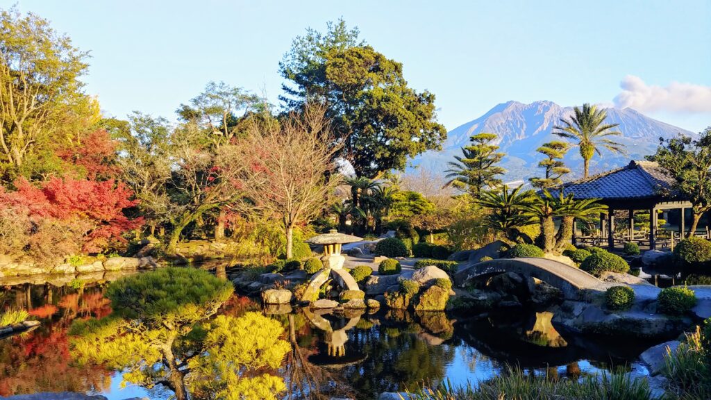 Sengan-en Park in fall